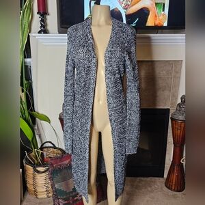 NWT. Black & White Knit Long Cardigan.  Front Pockets. Size Medium.